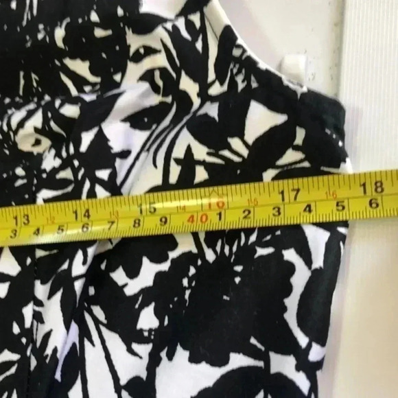 Maurices‎ brand dress size 11/12 black white lace and floral design - Picture 8 of 11